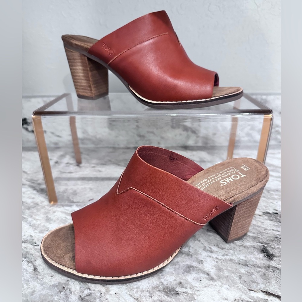 Toms Women's Sandals in Rich Brown